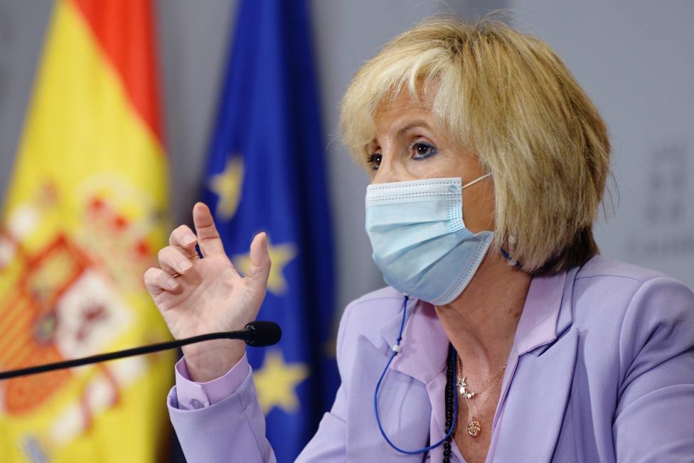 Calvo critica a Castilla y León por frenar la vacuna de Astrazeneca y la región dice que es su competencia