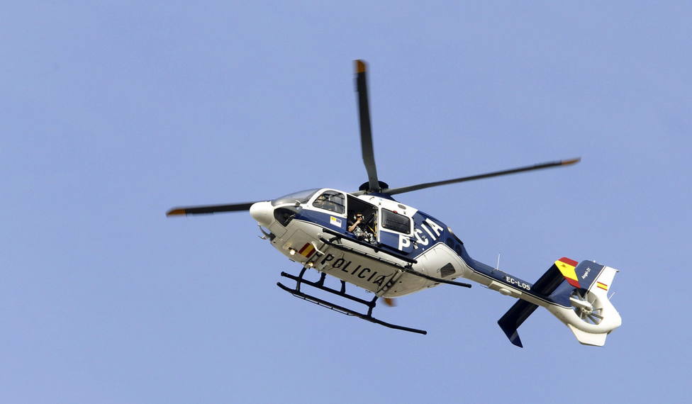 Foto de archivo de un helicóptero de la Policía Nacional - FOTO: EFE / Fernando Alvarado