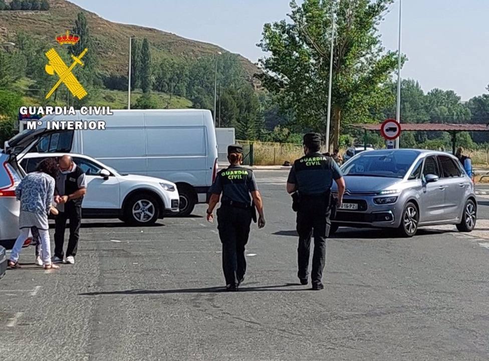 Sucesos.- Detenidos en Burgos los dos miembros de una banda que realizaba hurtos al descuido en Ã¡reas de servicio