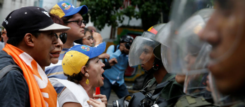 La oposición venezolana sale a la calle contra el Gobierno de Maduro. REUTERS
