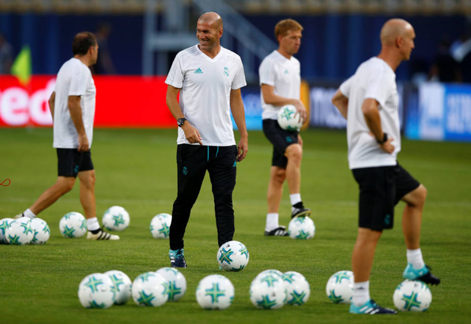 Zinedine Zidane durante el entrenamiento de este lunes