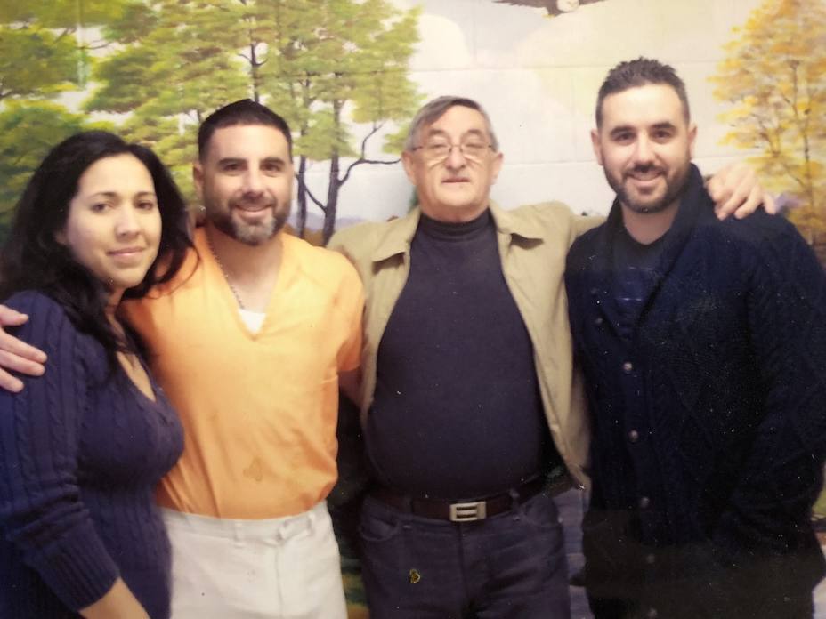 La familia de Pablo Ibar en una de sus visitas al corredor de la muerte