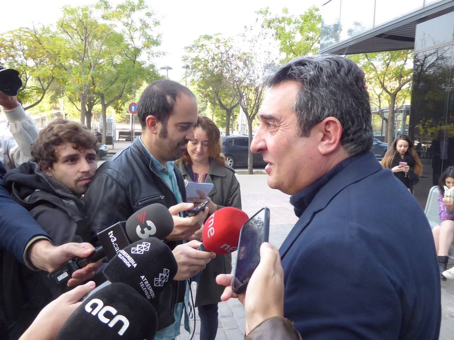 Tres años de cárcel para el exalcalde socialista de Sabadell Manuel Bustos por retirar multas a familiares