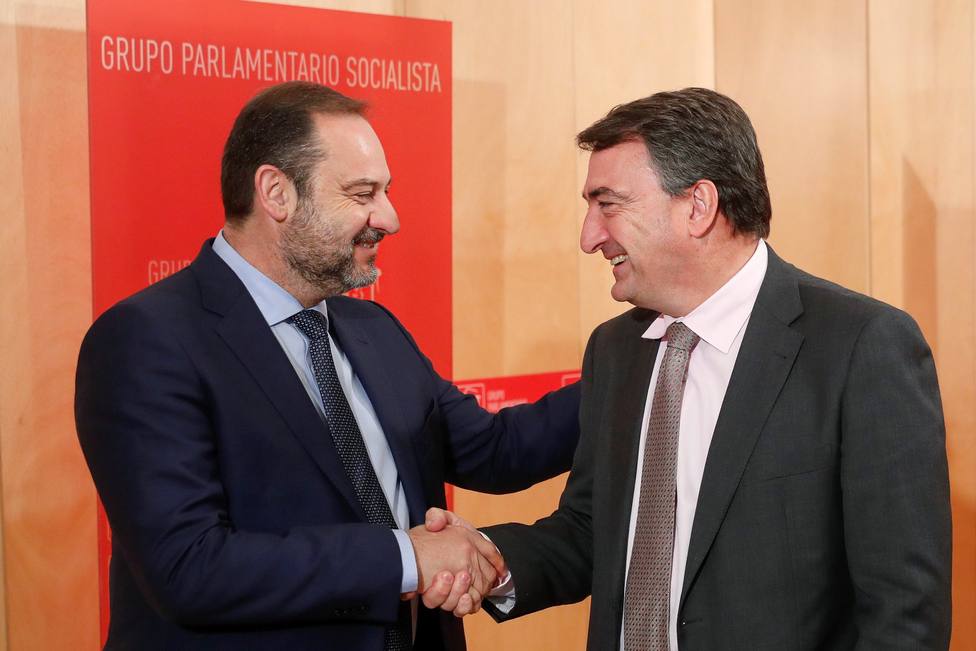 El PNV transmite al PSOE que por ahora Sánchez no tiene su apoyo