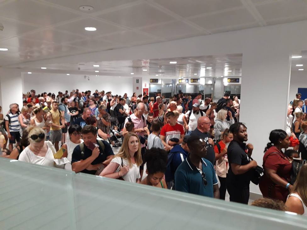 Sigue la huelga de controladores de pasaporte en el aeropuerto de Palma con servicios mínimos del 62%