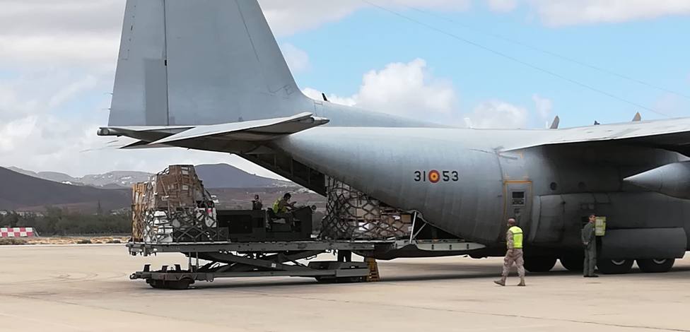 Un C130 Hércules del Ala 31 traslada material sanitario a Gran Canaria