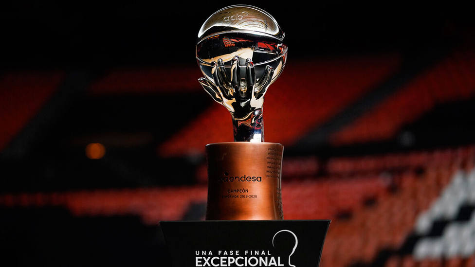 Trofeo que se lleva el ganador de la Liga Endesa de baloncesto 2019-2020