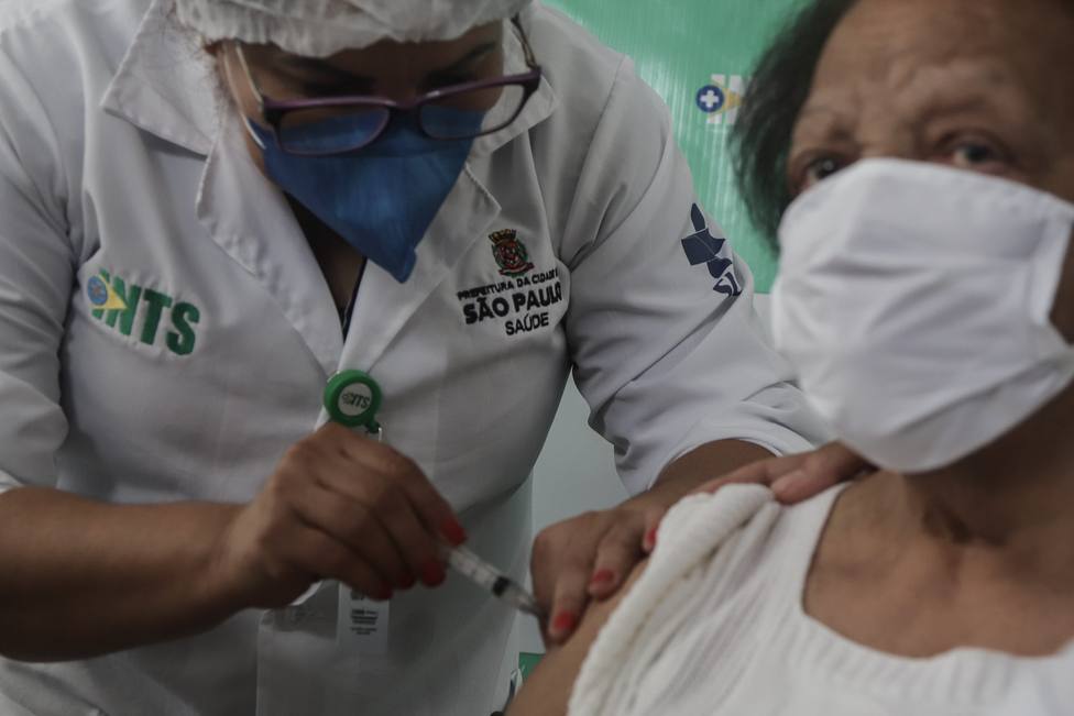 Brasil suspende el uso de la vacuna de Astrazeneca contra la COVID-19 en embarazadas