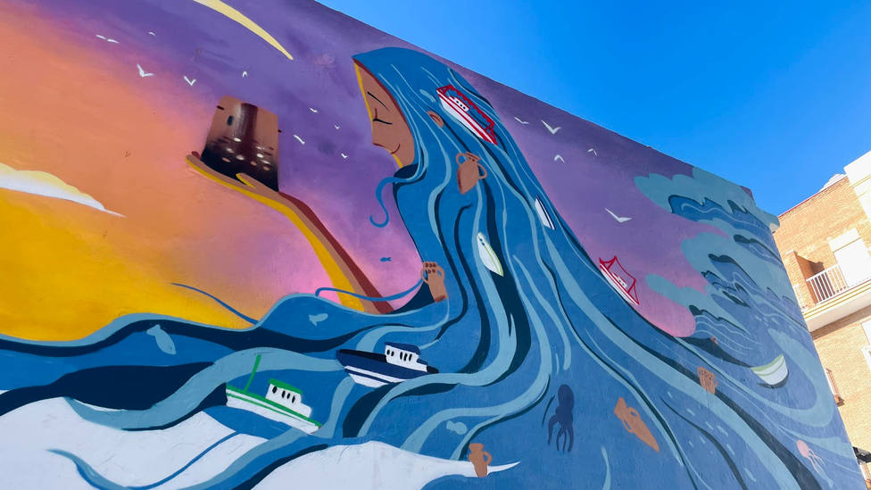 Torrenueva Costa luce un precioso mural diseñado por el artista internacional torreño David Pavón