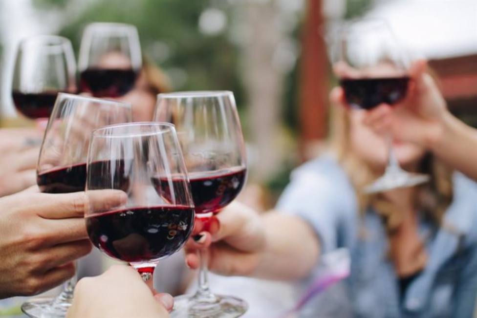 El consumo de vino en España frena su caída en 2023