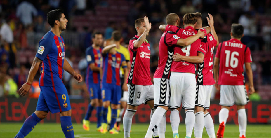 El Alavés recibe al Deportivo después de la gran victoria en el Camp Nou (FOTO - Reuters)