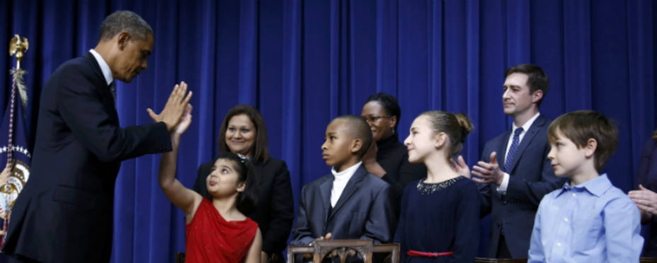 Barack Obama ha anunciado las medidas antiarmas rodeado de niños. REUTERS
