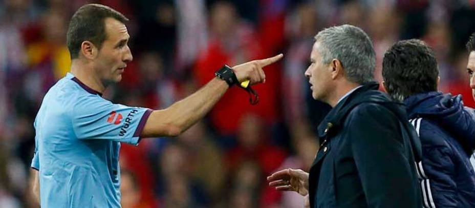 Mourinho fue expulsado por Clos Gómez en la final de Copa (EFE)