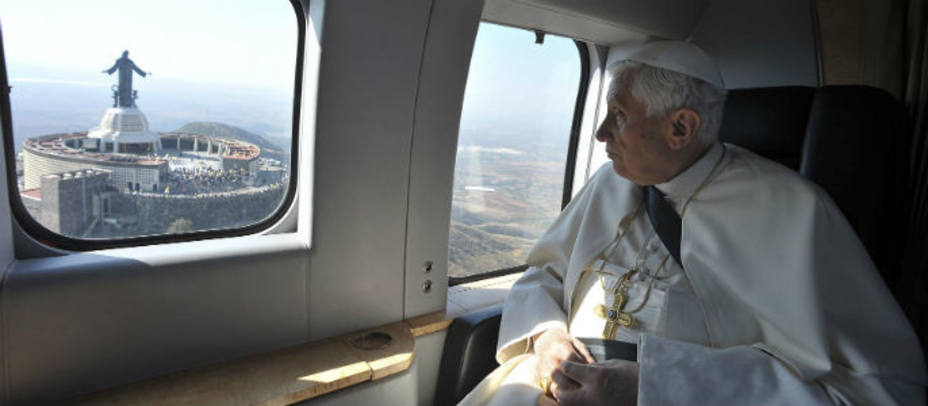 El Papa en uno de sus viajes. REUTERS