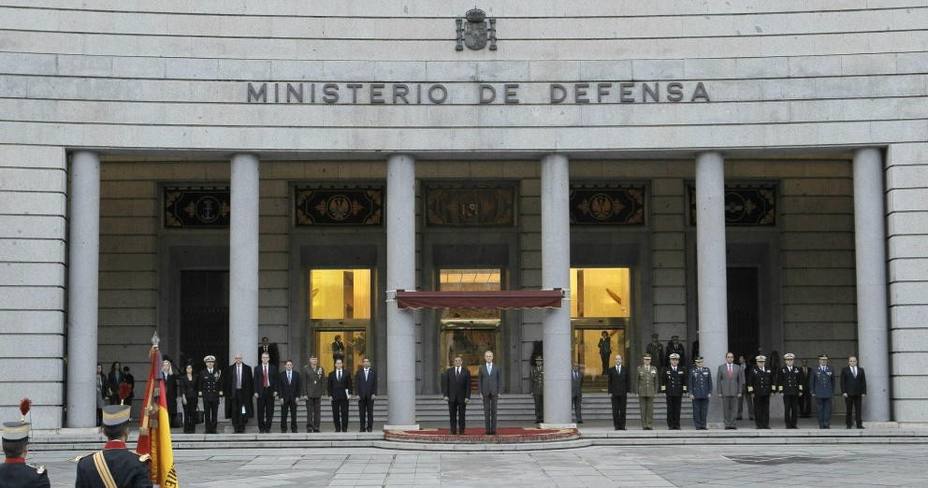 Defensa investiga a cinco militares en la reserva por sus elogios a Franco