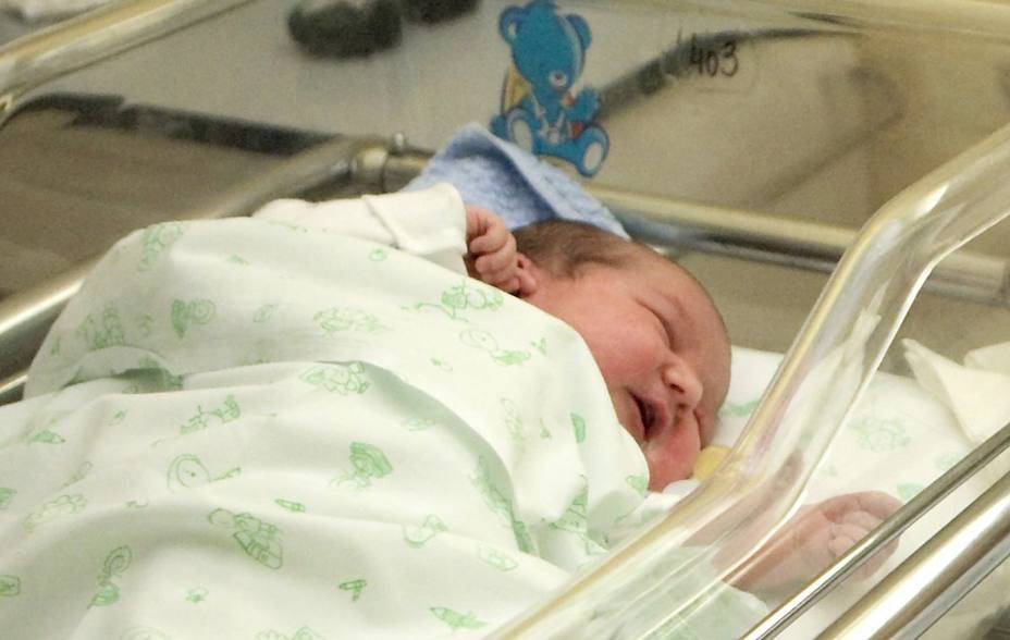 Miriam, la primera bebé nacida en España en 2007