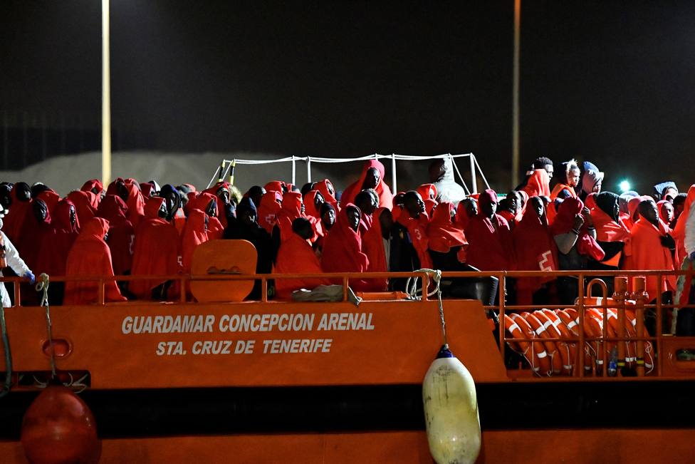 Llegan a Almería 186 inmigrantes rescatados de tres pateras en mar de Alborán