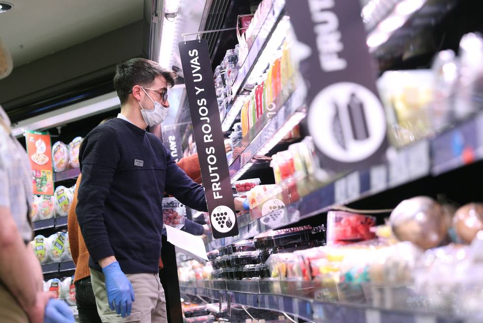 Los trucos para evitar las colas en tu supermercado y poder hacer la compra durante la crisis del coronavirus
