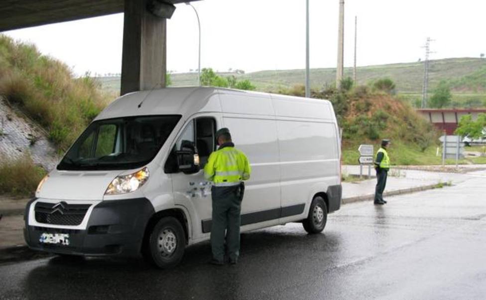 La Guardia Civil localiza a la altura de Purullena una furgoneta con más de diecinueve kilos de marihuana