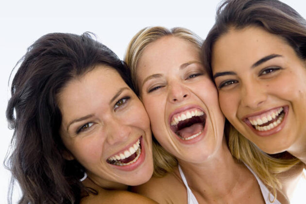Un estudio revela que la mitad de los andaluces sonríe más ahora que antes del confinamiento.