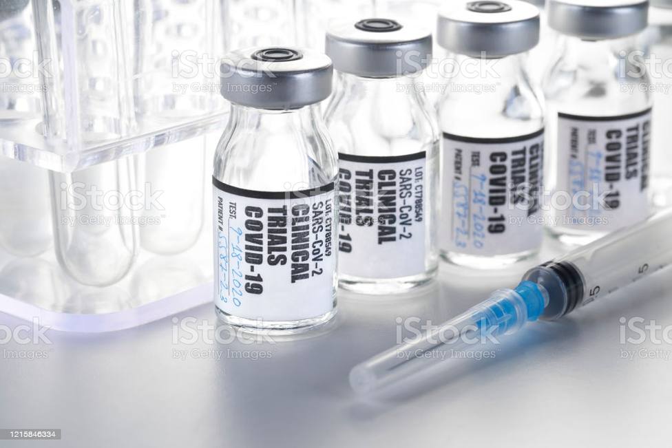 El Colegio de Médicos pide que se defina la duración y priorización de la vacuna