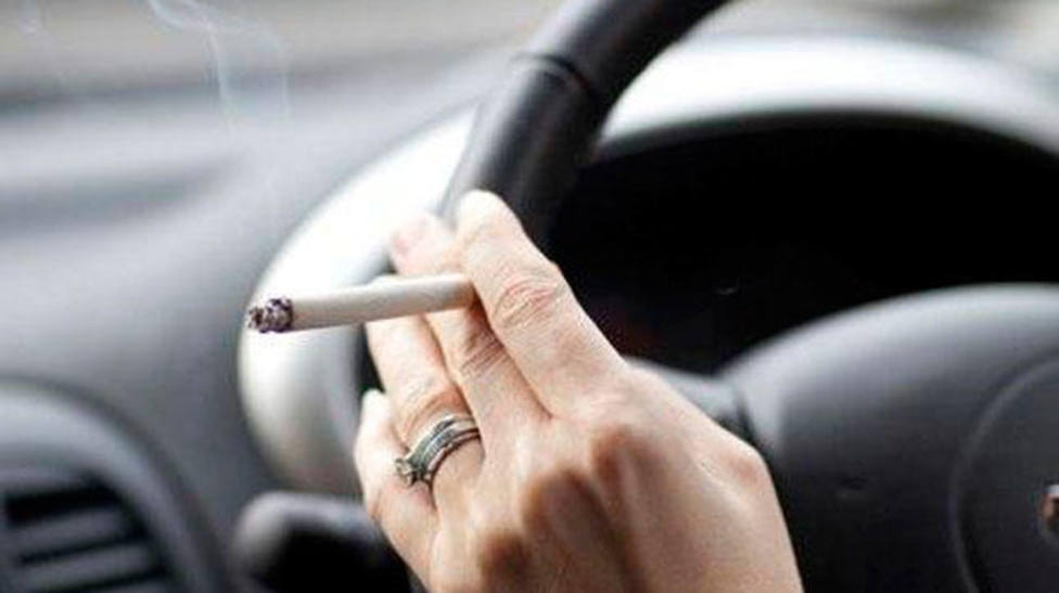 Un estudio concluye que los fumadores sufren más accidentes de tráfico