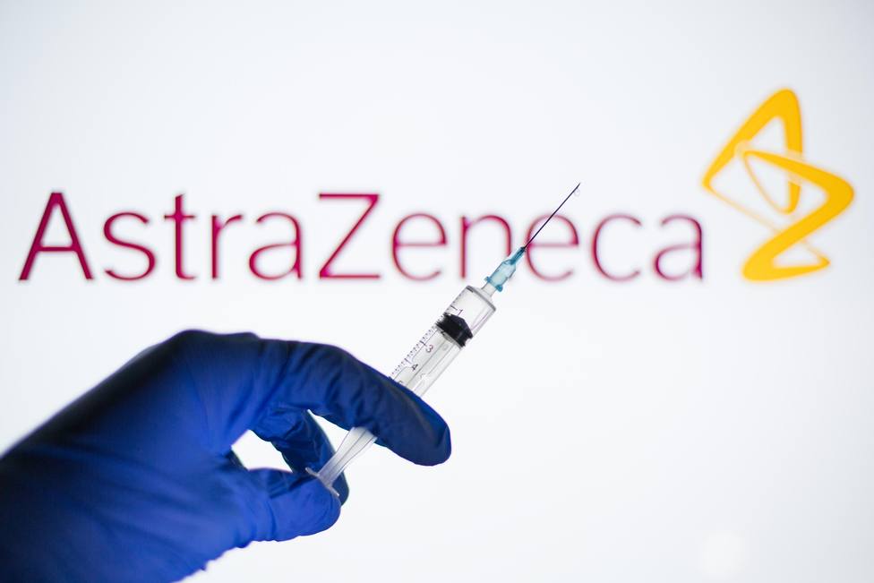 Cataluña interrumpe las citas para vacunarse con AstraZeneca por la ausencia de dosis