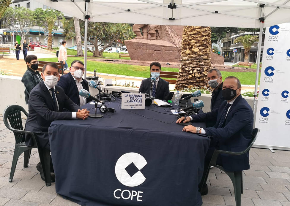 Programa especial de COPE Canarias en Plaza de España con Augusto Hidalgo y José Manuel Bermúdez