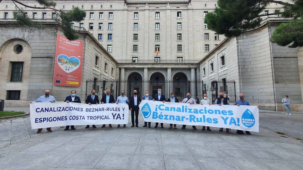 La Plataforma por las Infraestructuras de la Costa Tropical se planta en Madrid con sus reivindicaciones