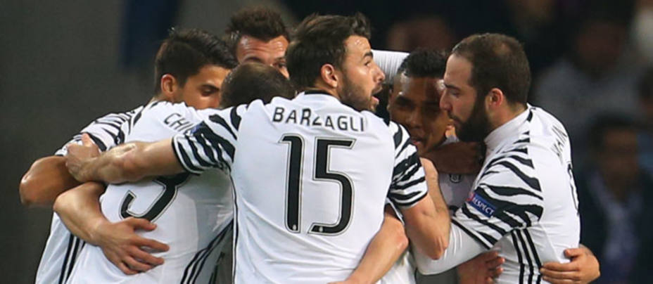 La Juventus celebra el 0-2 en Oporto. REUTERS