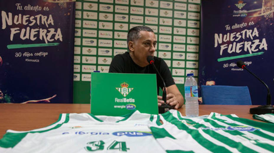 Alejandro Martínez, ex-entrenador del Betis Energía Plus (FOTO: Betis Energía Plus)