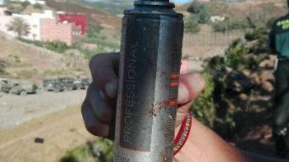 Un spray utilizado como lanzallamas por los inmigrantes que han saltado la valla en Ceuta
