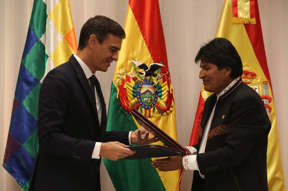 Sánchez se reúne con Evo Morales tras su llegada a Santa Cruz