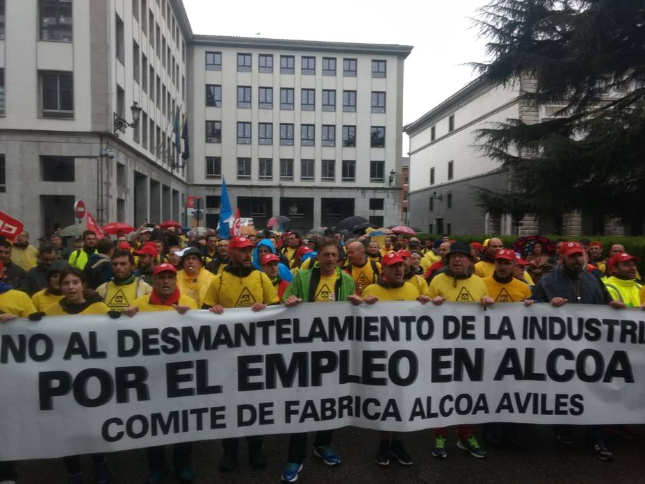 IU exige al Gobierno nacionalizar Alcoa si la empresa ratifica el cierre de sus plantas en A Coruña y Avilés