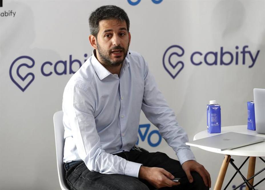 Cabify estudia lanzar antes de junio una aplicación para pedir también taxis