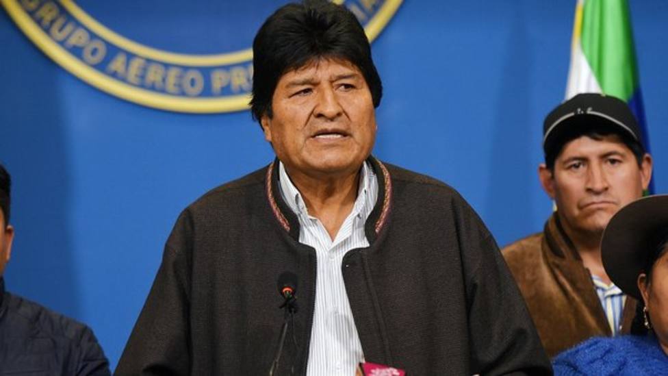 Evo Morales abandona Bolivia con destino a México: Pronto volveré con más fuerza y energía