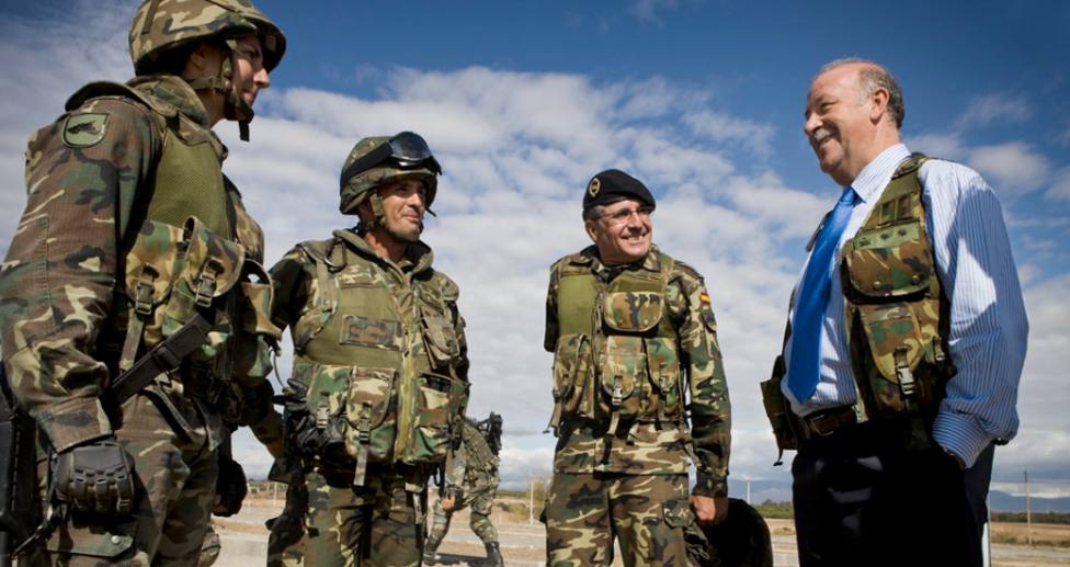 El exseleccionador Vicente del Bosque es uno de los cinco nuevos reservistas del Ministerio de Defensa