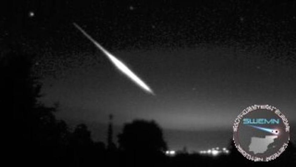La roca de un asteroide provoca una bola de fuego visible en varias zonas de Sevilla