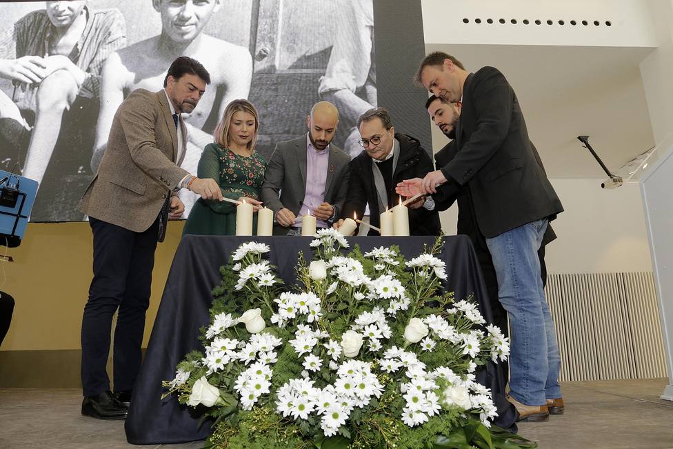 Acto de Homenaje a las víctimas del holocausto (Ayuntamiento)
