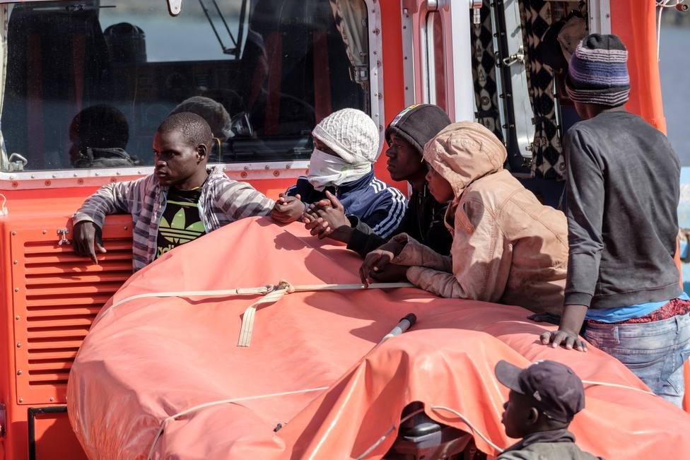 Salvamento Marítimo intercepta un cayuco con 37 personas al sur de Gran Canaria