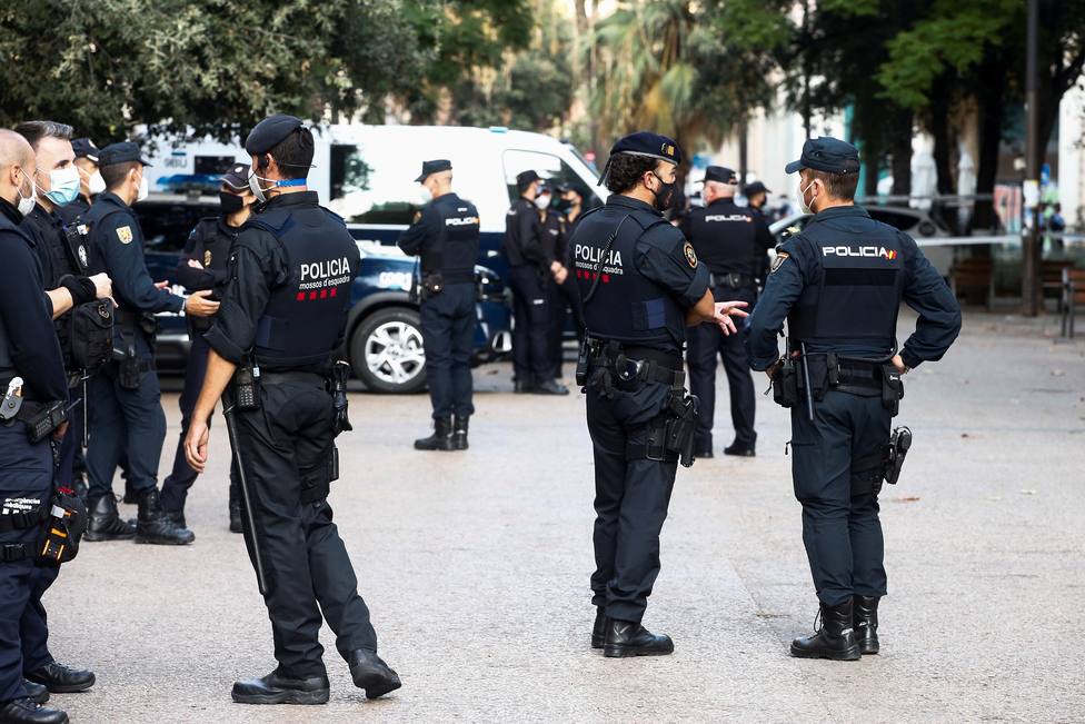 La Generalitat aprueba aumentar la retribución a 152 euros a Mossos y policías que trabajen el 14F