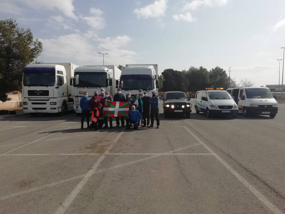 La UA acoge material y vehículos de la caravana humanitaria que embarcará desde Alicante hacia Argelia