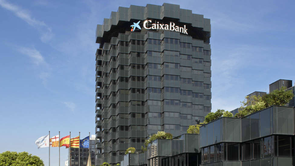 La actividad de CaixaBank aportó 9.611 millones de euros a la economía española en 2020, el 0,86% del PIB