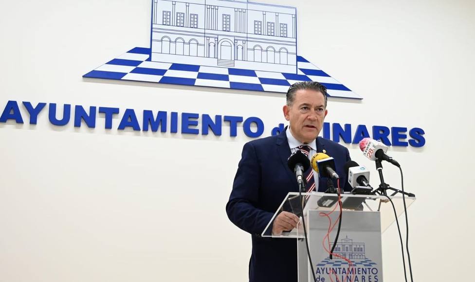 Raúl Caro, alcalde de Linares, en cuarentena tras dar positivo por covid-19