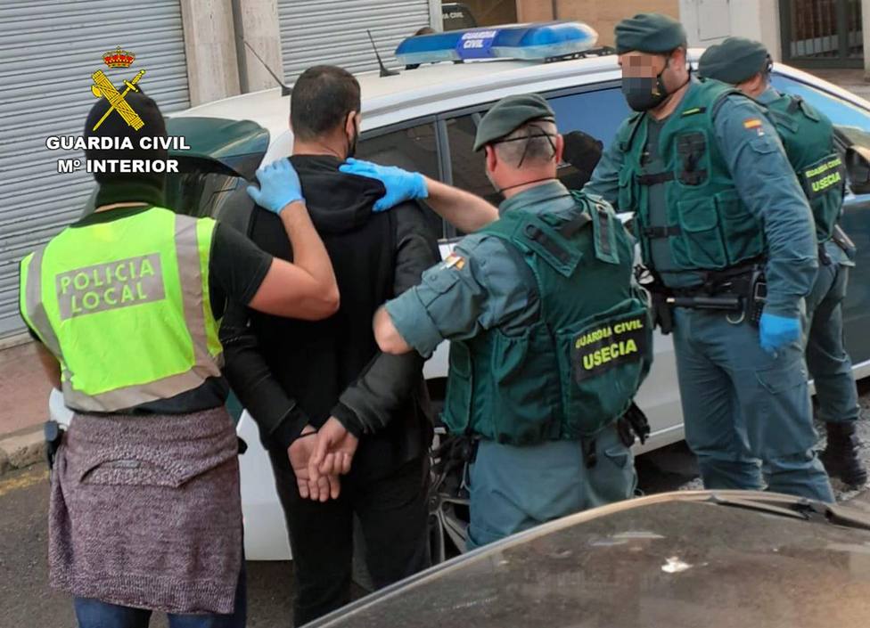 La Guardia Civil desmantela en Águilas un punto de venta de sustancias estupefacientes