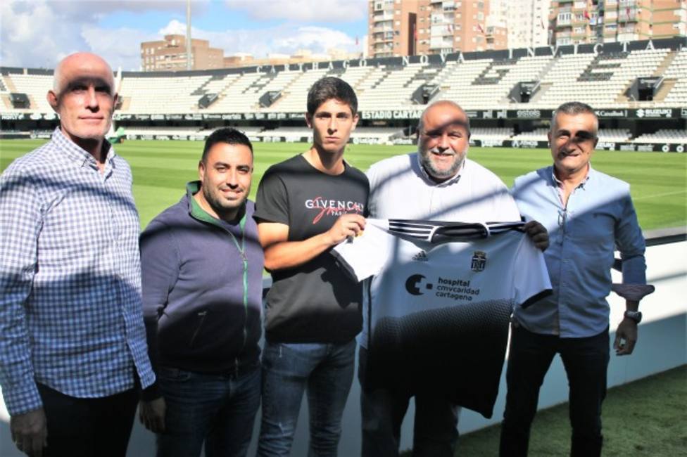 Farru renueva en el filial de FC Cartagena hasta 2024