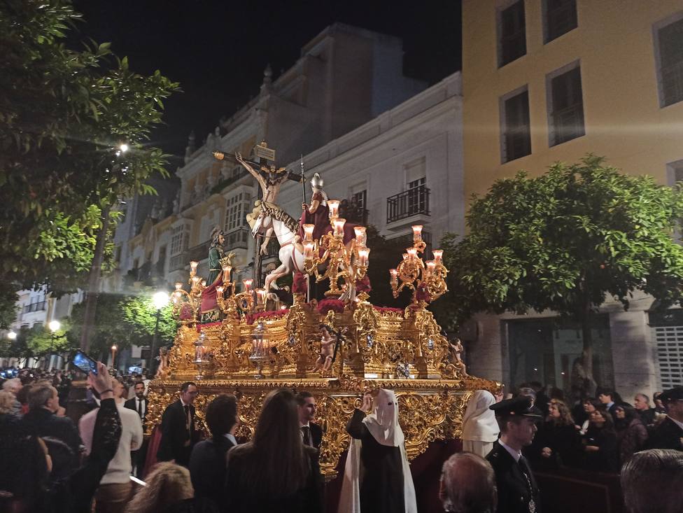 Ha vuelto a ocurrir: 18 horas ininterrumpidas de cofradías en las calles de Jerez