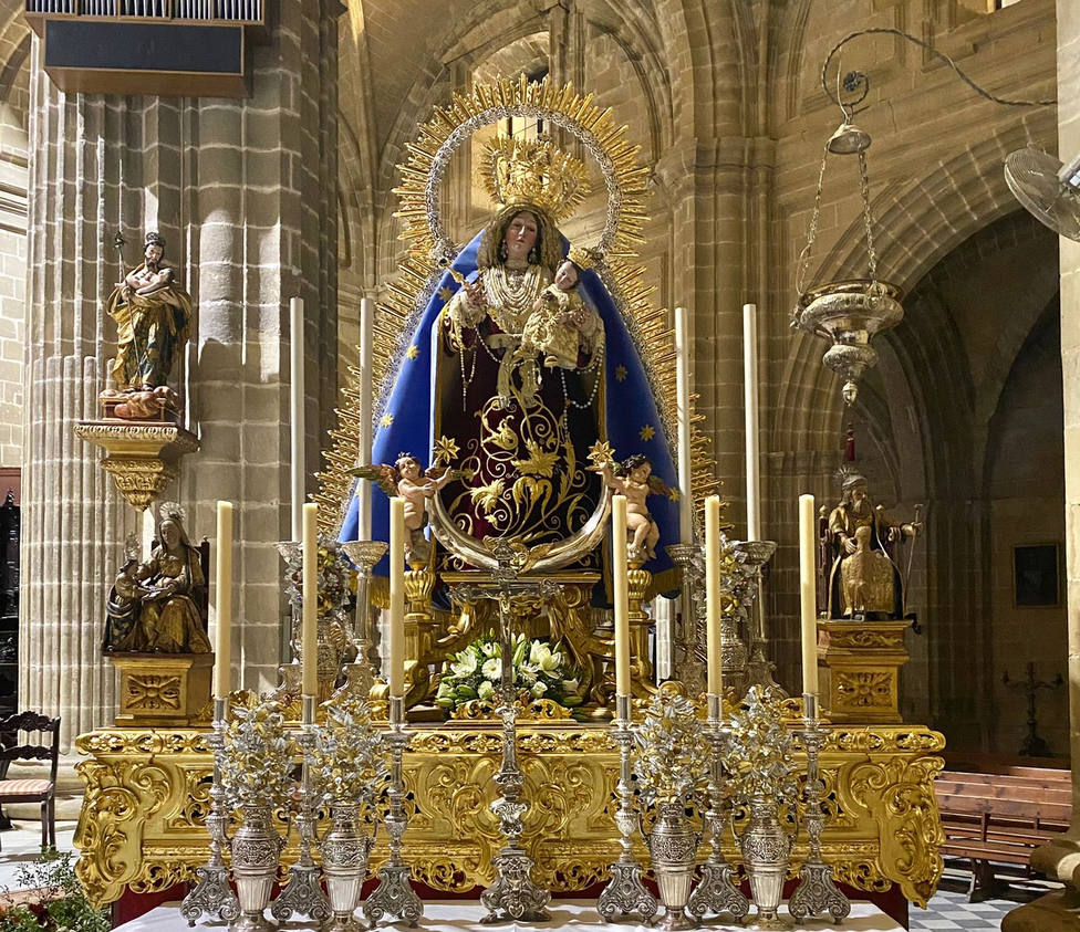 Rosario ya en la Catedral de Jerez: el tesoro de Bornos es invitación al culto inmaculista