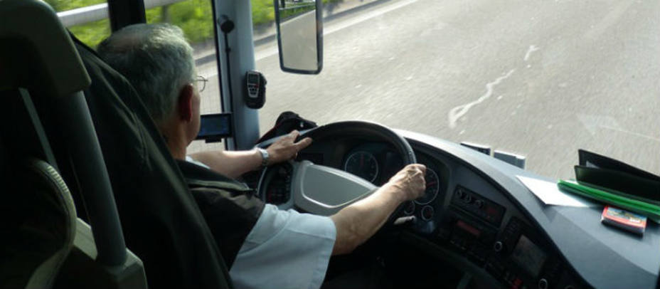 Cada vez es más intenso el debate sobre los mayores al volante