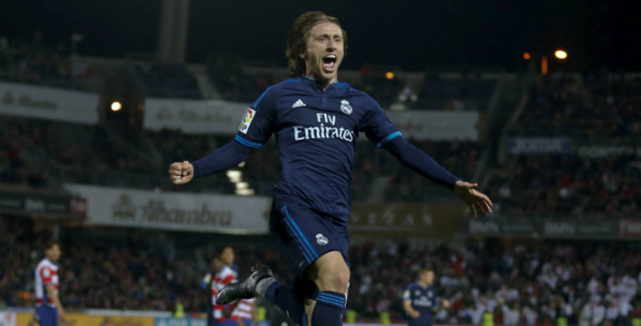 El gol de Luka Modric le dio al Real Madrid la victoria en Granada. REUTERS